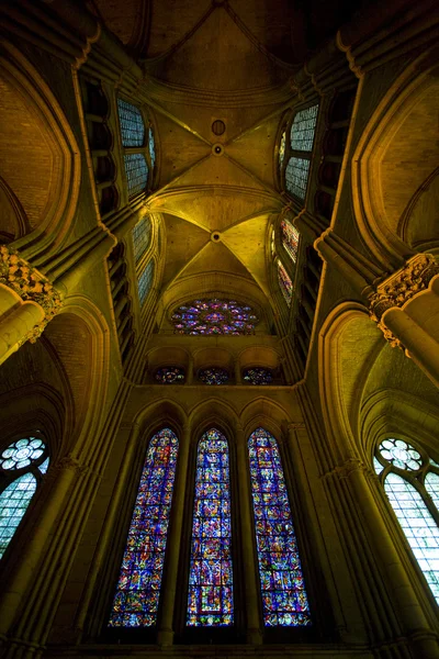 Interior de Cathedral Notre Dame, Reims, Champagne, Francia — Foto de Stock