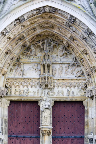 大聖堂ノートルダム寺院デ l eoine l エピン、シャンパン、フランス — ストック写真
