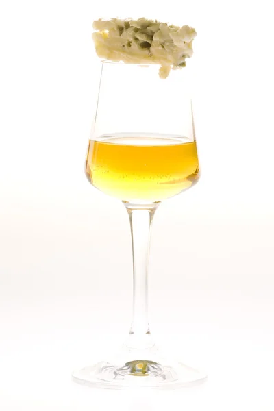 Copo de vinho Tokai com queijo roquefort — Fotografia de Stock