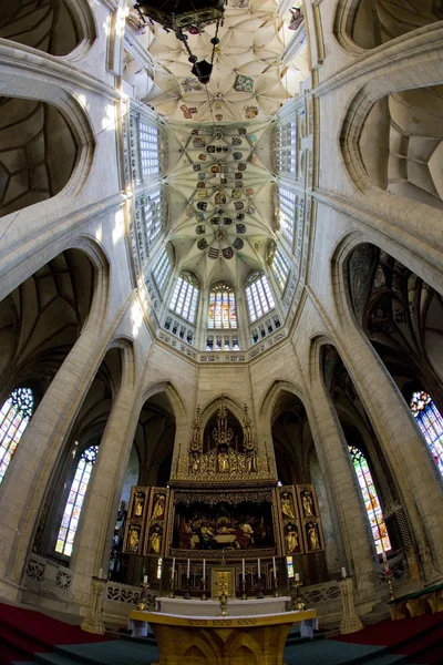 Insidan av katedralen st. barbara, Kutná hora, Tjeckien — Stockfoto