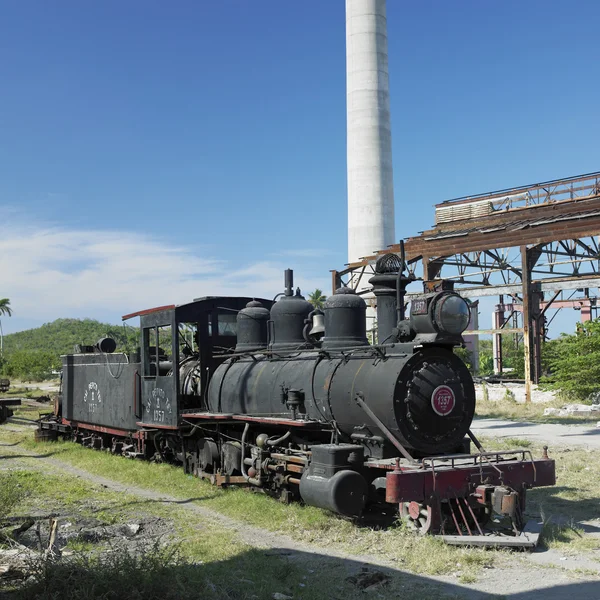 Locomotora de vapor Baldwin, fábrica de azúcar cerrada Pepito Tey, Cuba —  Fotos de Stock