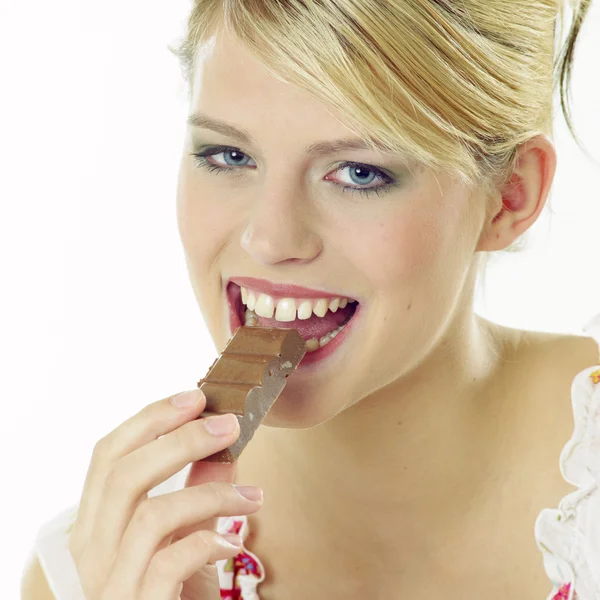 Kadın çikolata ile — Stok fotoğraf