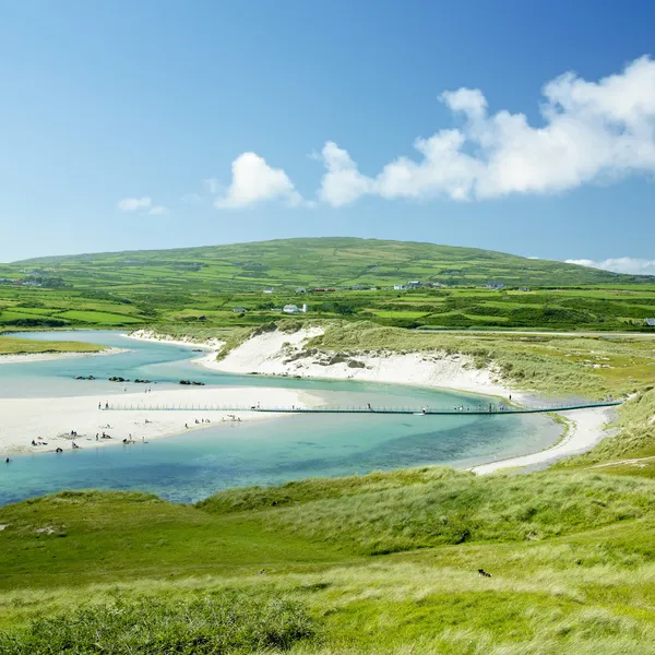 Strand mit Fußgängerbrücke, Barleycove, County Cork, Irland — Stockfoto