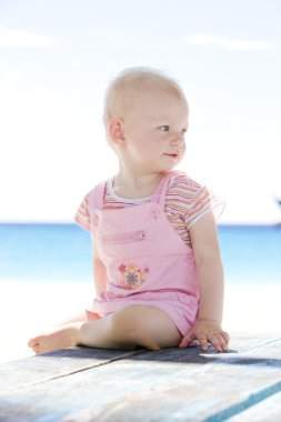 niño en la playa, barbados, Caribe