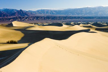 Stovepipe Wells sand dunes, Death Valley National Park, Californ clipart