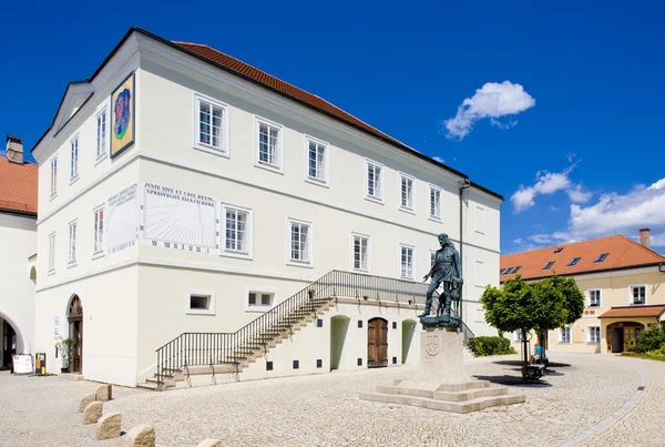 Bývalá radnice (dnes muzeum), nové město nad Metují, Česká Scryer — Stock fotografie
