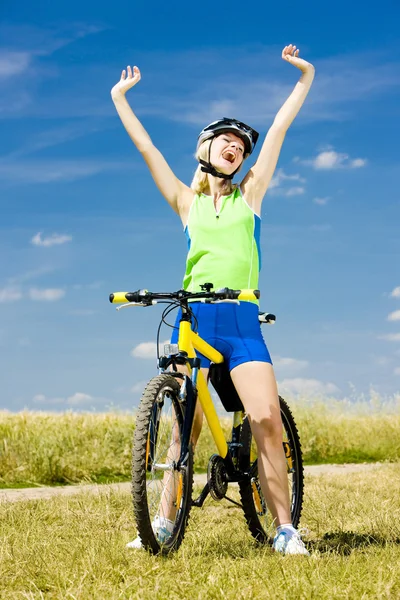 快乐骑自行车的人 — 图库照片
