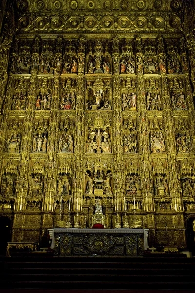 Insidan av katedralen i Sevilla, Andalusien, Spanien — Stockfoto