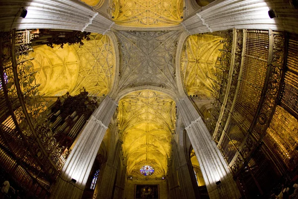 Wnętrze katedry Sewilla, Andaluzja, Hiszpania — Zdjęcie stockowe