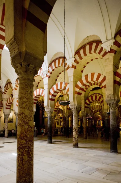 Interior da Mesquita-Catedral, Córdoba, Andaluzia, Espanha — Fotografia de Stock