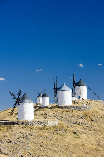 Větrné mlýny, Kastilie la mancha, consuegra, Španělsko — Stock fotografie