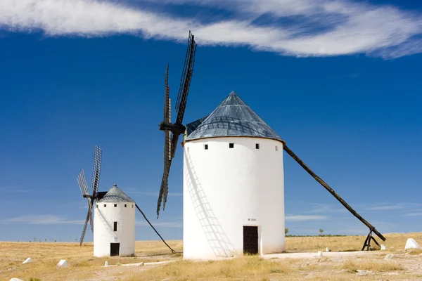 Molinos de viento, Campo de Criptana, Castilla-La Mancha, España — Foto de Stock