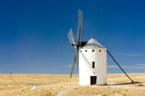 Molino de viento, Campo de Criptana, Castilla-La Mancha, España — Foto de Stock