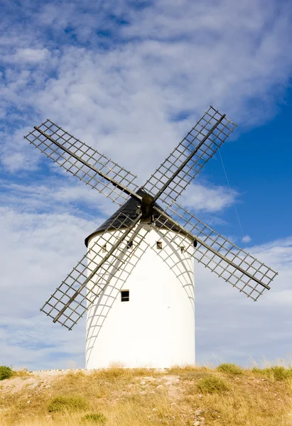 Větrný mlýn, Alcazar de San Juan, Kastilie-La Mancha, Španělsko — Stock fotografie