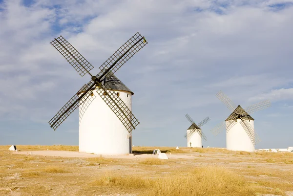 Větrné mlýny, Campo de Criptana, Castile-La Mancha, Španělsko — Stock fotografie