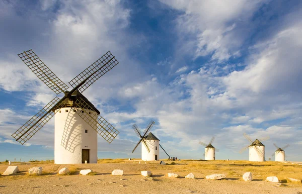 Wiatraki, Campo de Criptana, Kastylia-La Mancha, Hiszpania — Zdjęcie stockowe