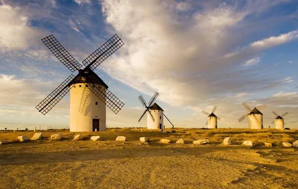 Väderkvarnar, Campo de Criptana, Kastilien-La Mancha, Spanien — Stockfoto