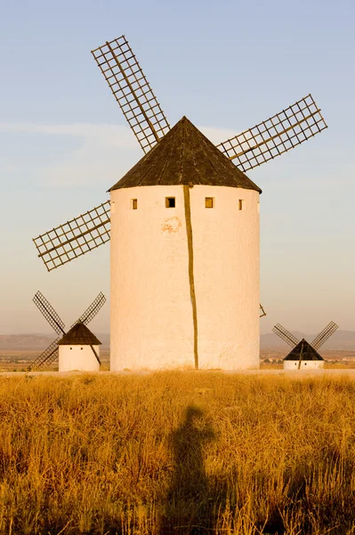 Molinos de viento, Campo de Criptana, Castilla-La Mancha, España —  Fotos de Stock
