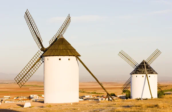 Ветряные мельницы, Кампо-де-Криптана, Кастель-Ла-Манча, Испания — стоковое фото