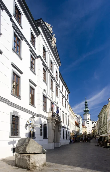 Palace på ungerska kungliga avdelningen, bratislava, Slovakien — Stockfoto