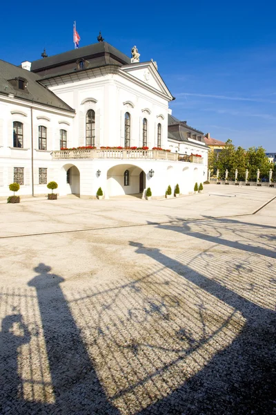 Προεδρική κατοικία στο παλάτι του grassalkovich στην πλατεία hodzovo — Φωτογραφία Αρχείου