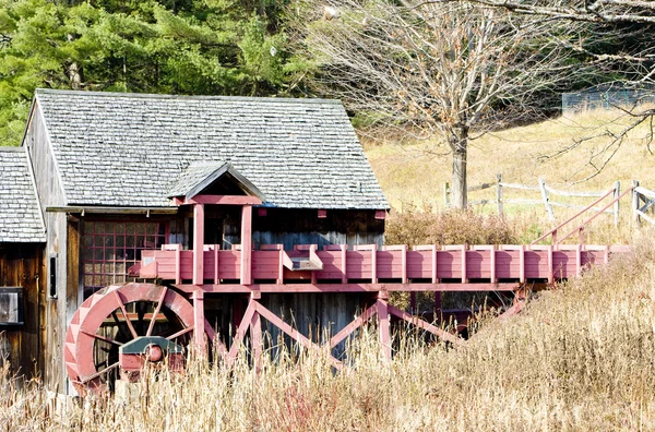 Grist molen in de buurt van guilhall, vermont, Verenigde Staten — Stockfoto