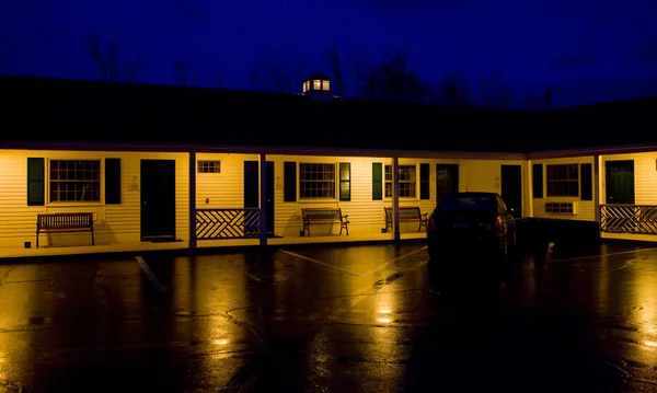 Motel in de nacht, north conway, new hampshire, Verenigde Staten — Stockfoto
