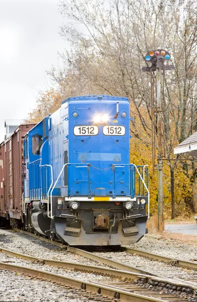 Tren con locomotora de motor, Sur de París, Maine, EE.UU. —  Fotos de Stock