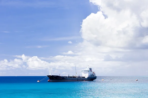 Ship on Caribbean Sea, Barbados — Stock Photo, Image