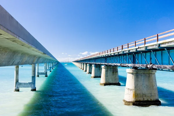 Puentes de carretera que conectan los Cayos de Florida, Florida, EE.UU. — Foto de Stock