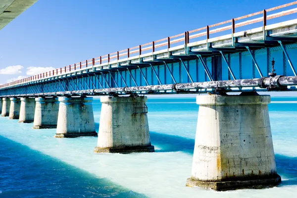 Puente de carretera que conecta los Cayos de Florida, Florida, EE.UU. — Foto de Stock