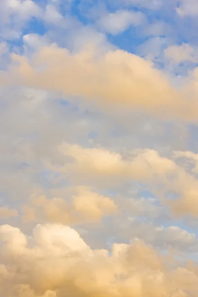 Облака во время заката — стоковое фото