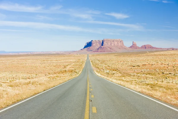 Road, Monument Valley National Park, Arizona, EUA — Fotografia de Stock