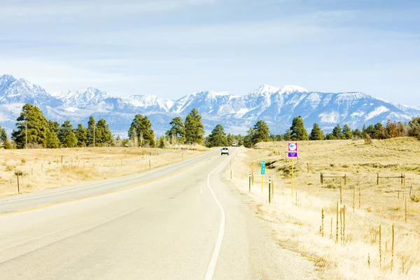 道路、ロッキー山脈、コロラド州、米国 — ストック写真