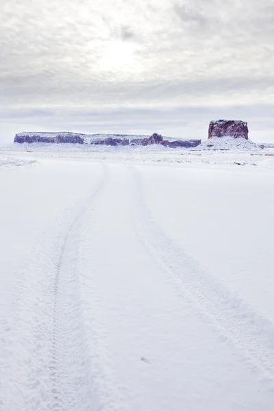 Park narodowy doliny pomnik w zimie, utah, arizona, Stany Zjednoczone Ameryki — Zdjęcie stockowe