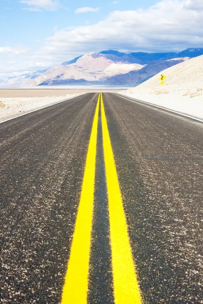 Road, death valley national park, Kalifornien, usa — Stockfoto