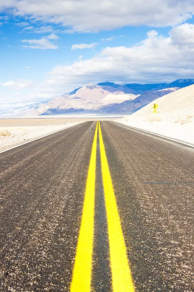 Road, Death Valley National Park, Califórnia, EUA — Fotografia de Stock