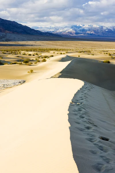 Roura studny písečných dun, death valley national park, californ — Stock fotografie