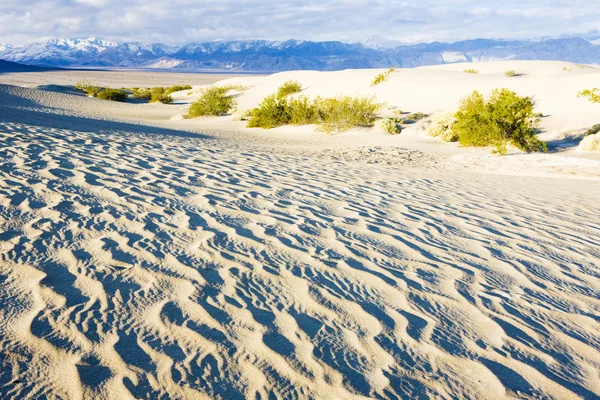 Песчаные дюны Стовипайп-Уэллс, Национальный парк Долина Смерти, штат Калифорния — стоковое фото