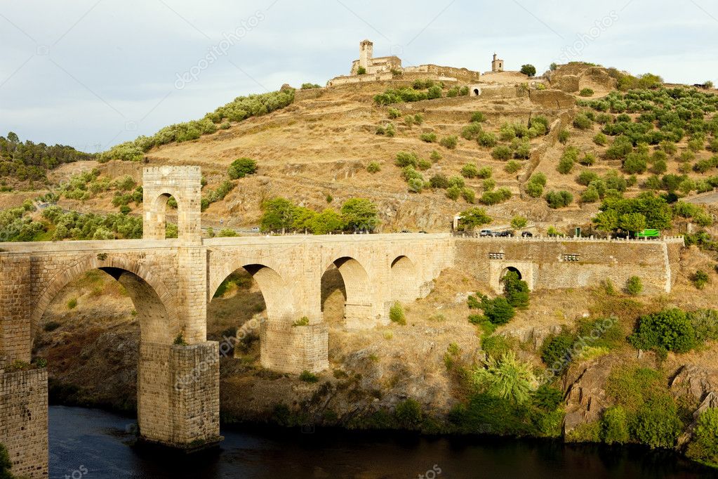 Roman bridge, Alcantara, Caceres Province, Extremadura, Spain