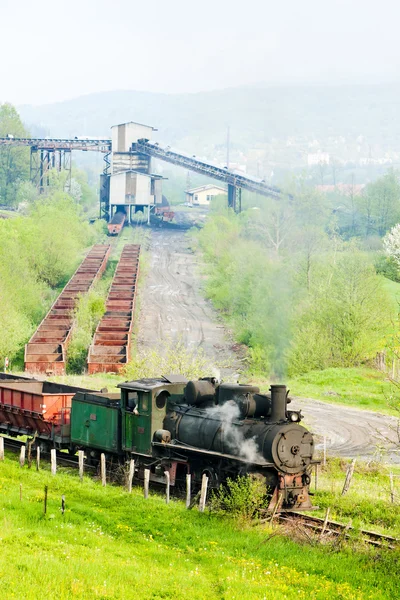 Ferroviária de bitola estreita, Banovici, Bósnia e Herzegovina — Fotografia de Stock