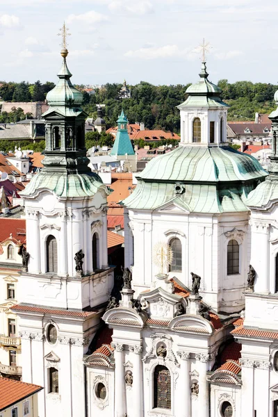 Παρτέρι στο παλιά πόλη πλατεία, Πράγα, Τσεχία — Stock fotografie