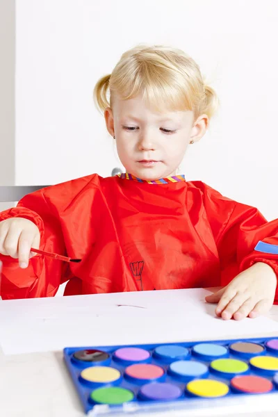 Little girl painting with watercolors — Stock Photo, Image