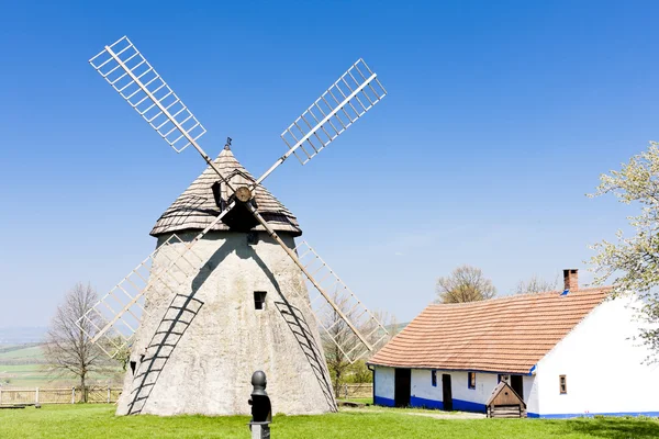 Větrný mlýn v Kuželově, Česká republika — Stock fotografie