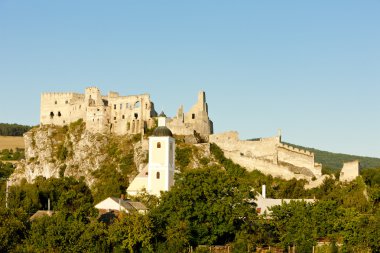 Beckov kalesinin kalıntıları, Slovakya