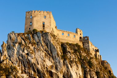 Beckov kalesinin kalıntıları, Slovakya