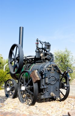 Traction engine, Carregueira, Portugal clipart