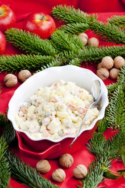 geleneksel Çek Noel patates salatası