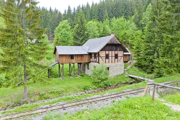 Altes Sägewerk, Museum des Dorfes Kysuce, Vychylovka, Slowakei — Stockfoto