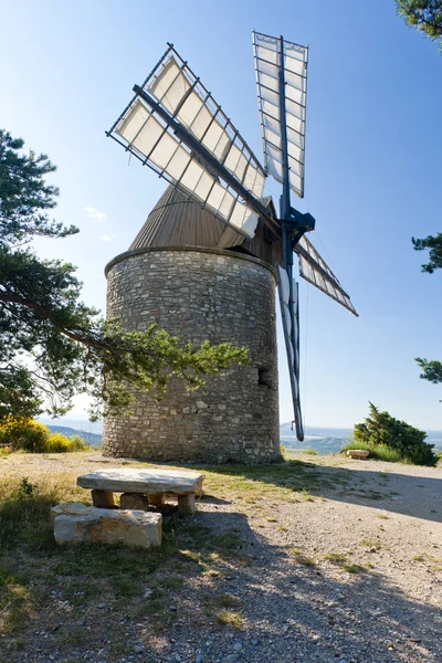 Windmill, Montfuron, Provence, France — Stock Photo, Image